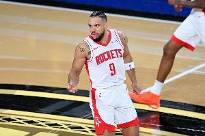 好兇的龍哥！狄龍12中6拿下27分6板3斷 罰球14中13