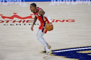 德章泰-穆雷單場(chǎng)17分8籃板15助攻6搶斷 比肩保羅&哈登&威少