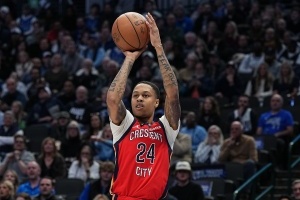 拼盡全力！喬丹-霍金斯18中9拿到全隊(duì)最高25分3帽 三分13中5