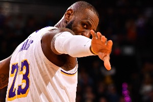 ??楊毅談馬布里&詹姆斯恩怨：馬想找詹都找不著 詹不見得理他