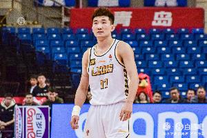 打得還行！孫銘徽13中5拿下15分9助 轟進后場壓哨三分