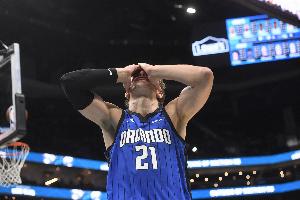 王子星：魔術(shù)要不找人看看 是不是球場(chǎng)一些布局啥的需要調(diào)整一下