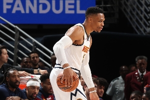 大鎖???威少3戰(zhàn)場(chǎng)均19.3+7.3命中率64.1% 限制對(duì)手命中率34.8%