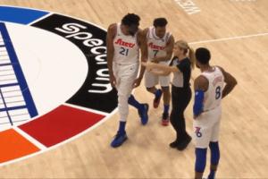 恩比德被罰出場(chǎng)！美記怒噴：糟糕！需采取措施防止裁判濫用職權(quán)