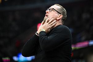 納斯：還沒人解釋恩比德為何被驅(qū)逐 不覺得那樣推搡能讓文班倒地