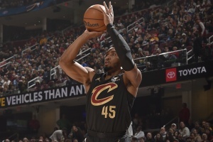 面對(duì)老東家不手軟！米切爾15中7得到22分3板7助3斷