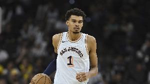 文班亞馬單場(chǎng)至少5記三分且至少送出8帽 17年大洛后第二位！