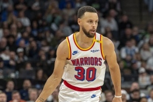 咋回事？庫里成勇士首節(jié)首發(fā)唯一0出手球員 打8分鐘送3助攻