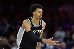 特雷-瓊斯談圣誕大戰(zhàn)：必須要感謝文班 他讓我們處于很酷的位置