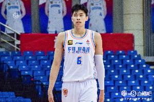 也就你最積極了！鄒陽6中4&7罰6中拿到16分10籃板2搶斷