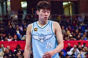 填滿數(shù)據(jù)欄！楊瀚森11中6拿到20分10板3助2斷3帽 三分3中2