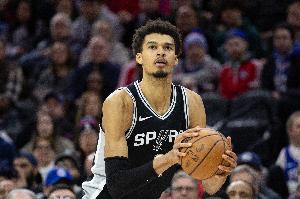 馬刺代理主帥：文班很好地展現(xiàn)了自己的意志 在比賽中留下了印記