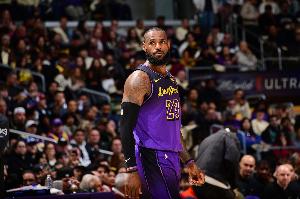 Skip：謝天謝地勒布朗最后沒上罰球線 而克里斯蒂和里夫斯4罰全中