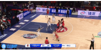 焦泊喬上籃不中后王嵐嵚拿到籃板！后者：疼也不能放手 都是球權(quán)