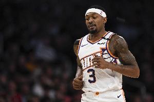 正負(fù)值+12全場(chǎng)最高！比爾21中11 高效砍下27分2板4助1斷1帽