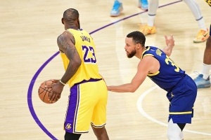 39歲362天！詹姆斯刷新圣誕大戰(zhàn)單場30+最老紀錄 庫里第4僅次老詹