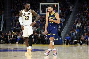 詹姆斯：不知道還能跟庫里再對陣幾次 我們會在場上拼盡全力