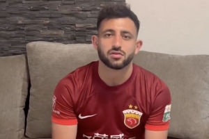 巴爾加斯致謝：過去的兩年半，我在海港感到非?？鞓泛托腋? >
                                        </div>
                                    </div>
                                    <div   id=