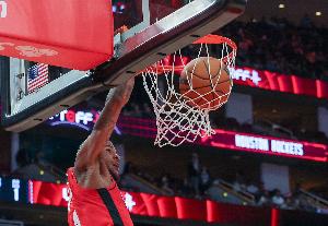 放開掄！杰倫-格林打滿首節(jié)9中7爆砍16分 三分3中2