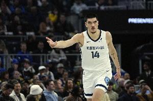 高效輸出！埃迪半場9中6拿到14分7板 正負(fù)值+18