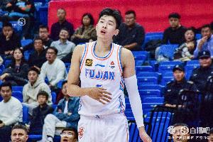 難阻失利！鄒陽17中7拿到17分10板2斷1帽 有5犯規(guī)