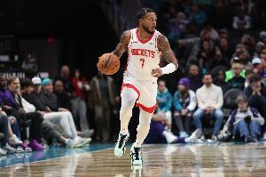 得分創(chuàng)生涯新高！惠特摩爾16中9砍27分4板1助1斷 末節(jié)13分