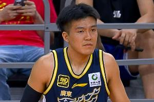 打得很好！黃榮奇12中8高效拿下20分6板5助2斷 正負值+33。