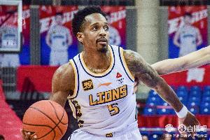 外援對飚！迪亞洛半場28分6板2助&布朗29分1板2助