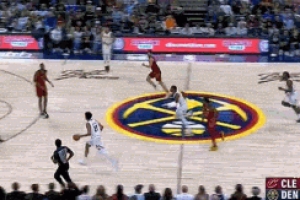 ??今夕是何年！賈馬爾-穆雷&米切爾對(duì)飚三分夢(mèng)回園區(qū)