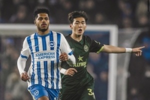 20歲的金志樹替補(bǔ)登場，成為在英超登場最年輕的韓國球員