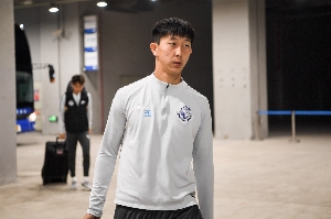 博主：崔明安、林隆昌和宋志偉三名大連籍球員加盟大連鯤城