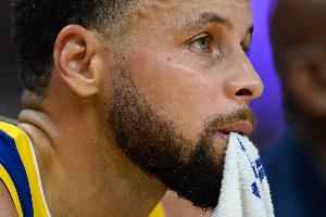 ??本賽季庫里缺席的比賽 勇士戰(zhàn)績?yōu)?勝2負