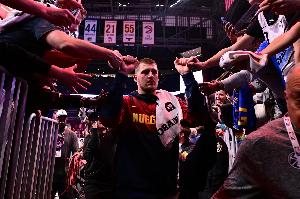 B/R年度獎項預(yù)測：約基奇包攬MVP和最佳關(guān)鍵球員 文班最年輕DPOY