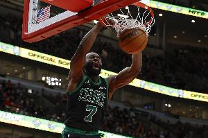 最喜歡的扣籃？杰倫-布朗打趣：所有的 我老了 所以每個(gè)都得算上