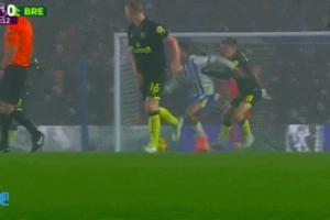 布萊頓前鋒肘擊動(dòng)作沒(méi)染紅，弗蘭克：這肯定是紅牌動(dòng)作