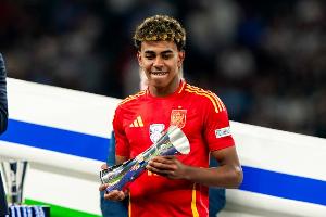 門(mén)德斯：亞馬爾太年輕&投票人會(huì)忽略他，將他與梅西比較毫無(wú)意義