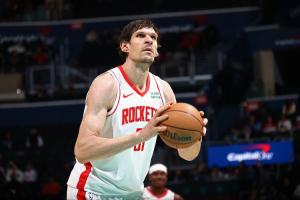 被曝將加盟廣廈??博班上賽季還在火箭打球 場均5.1分鐘得3.2分