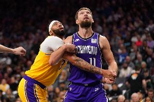 濃眉：換帥可能會給國王帶來額外動力 我們今晚匹配了他們的能量