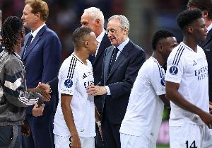 前皇馬球探：老佛爺更偏愛姆巴佩，若沙特報(bào)價(jià)3億他會(huì)賣維尼修斯