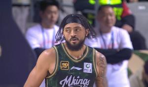 雙外援帶隊(duì)反超上海！半場(chǎng)利夫砍19分11板7助&哈里斯轟19分4助