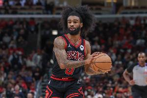 全能但沒準心！科比-懷特24中8得到23分10板9助1斷 三分11中1