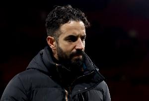 卡拉格：阿莫林在球員使用上大錯(cuò)特錯(cuò)，胖虎和埃里克森不應(yīng)背鍋