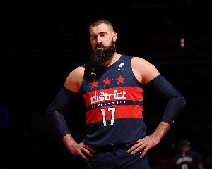 瞧一瞧看一看！瓦蘭丘納斯13中10高效砍下22分8板2助&5前場板