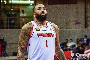 勢不可擋！吉倫沃特半場16中11砍下28分6板 單節(jié)得分均上雙