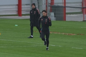 何時復(fù)出？伊藤洋輝手術(shù)后首次進(jìn)行跑步訓(xùn)練