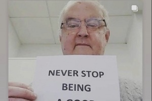 B費(fèi)社媒轉(zhuǎn)發(fā)雞湯：永遠(yuǎn)不要因?yàn)閴娜硕辉僮鲆粋€(gè)好人