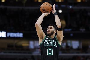 馬祖拉：塔圖姆一開場就對位愛德華茲 這是他想要的挑戰(zhàn)