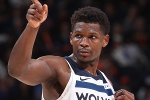 練就有用！華子本賽季26次單場4+三分聯(lián)盟最多 庫里19次并列第四