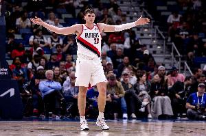 【菜鳥】克林根11分11板3帽 29號秀科利爾8分9助 狀元里薩謝5分