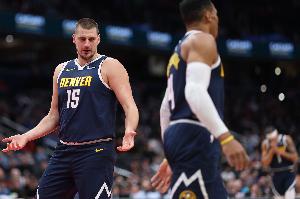 威少和約基奇生涯已經(jīng)兩次同場三雙 追平巴特勒熱巴&歷史第一多